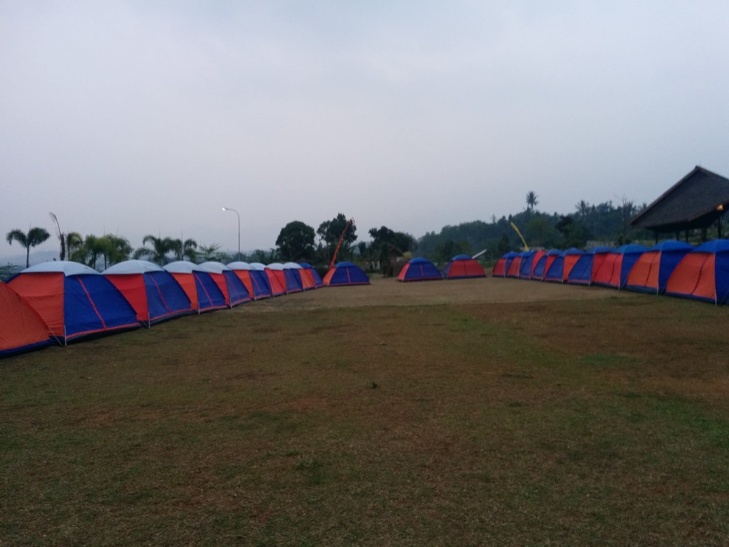Tenda-tenda yang telah disiapkan oleh tim Hulu Cai.